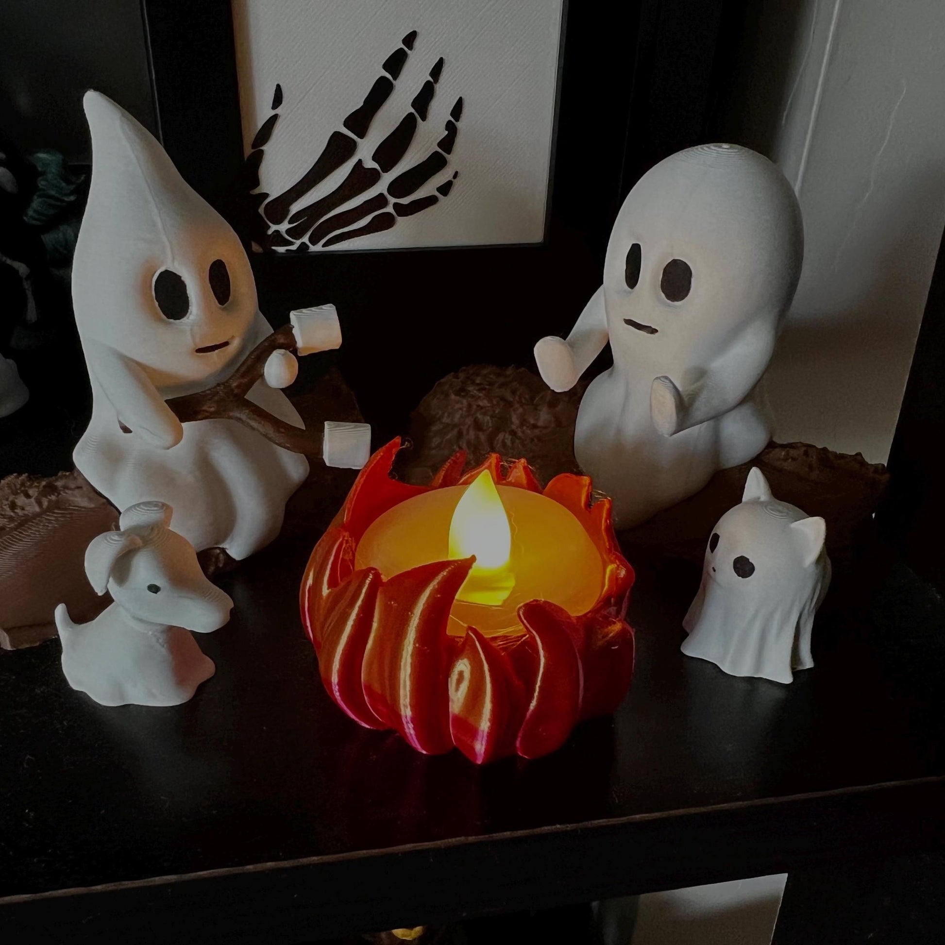Ghost Campfire Gathering, Homedecor,  Spooky Halloween Decor, Cute Ghost Figurine Set, Campfire Display, Haunted Ghost Scene, Ghost adventures