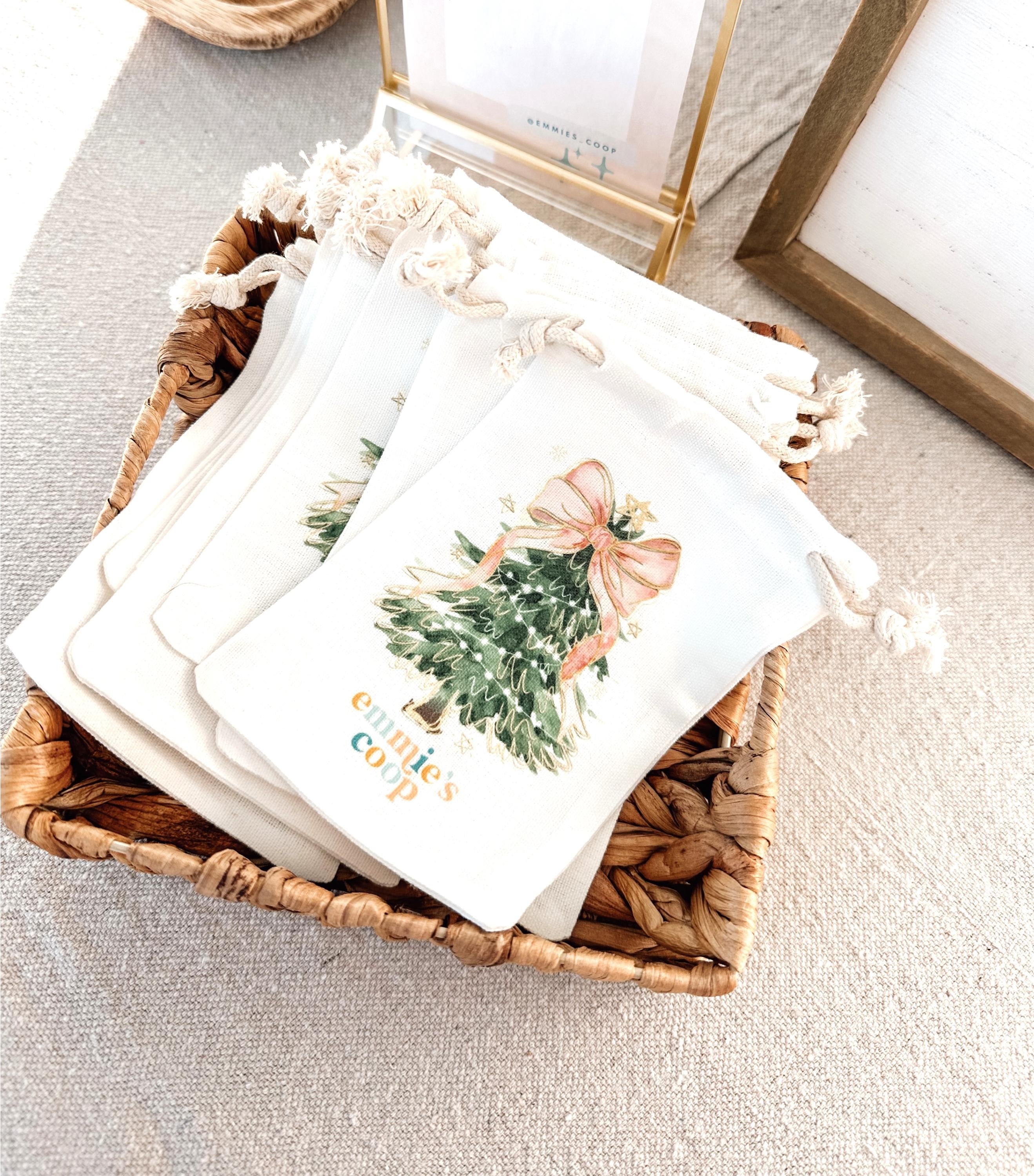 Christmas Tree Gift Bag, Personalized Drawstring Bag, Holiday Favor Bag with Pink Bow, Small Xmas Gift Bag with Name, Party Favor Bag