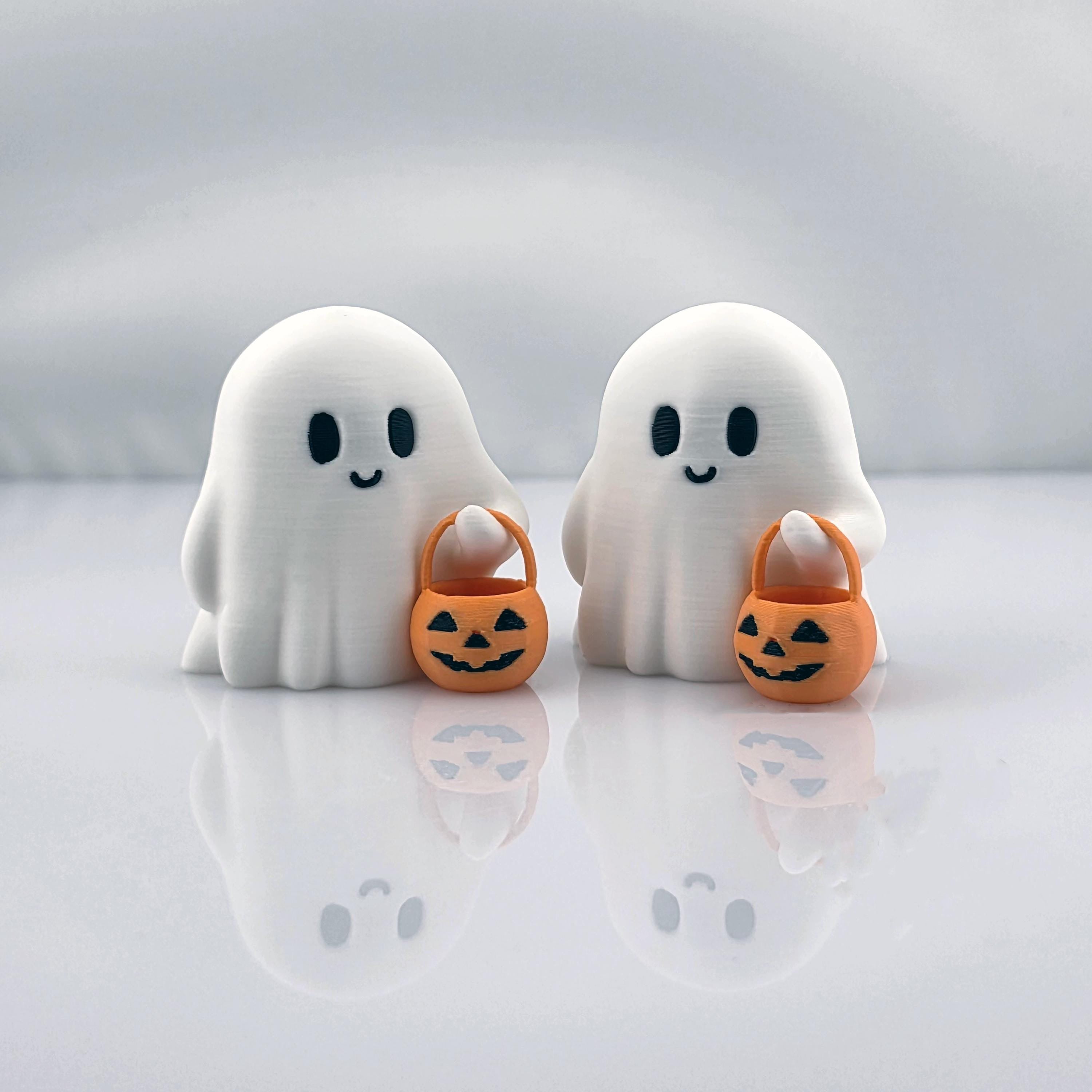 Halloween Ghost Pumpkin Statue, Cute Spooky Halloween Decor, Indoor & Outdoor Halloween Home Decoration, 3D Printed Ghost Ornament
