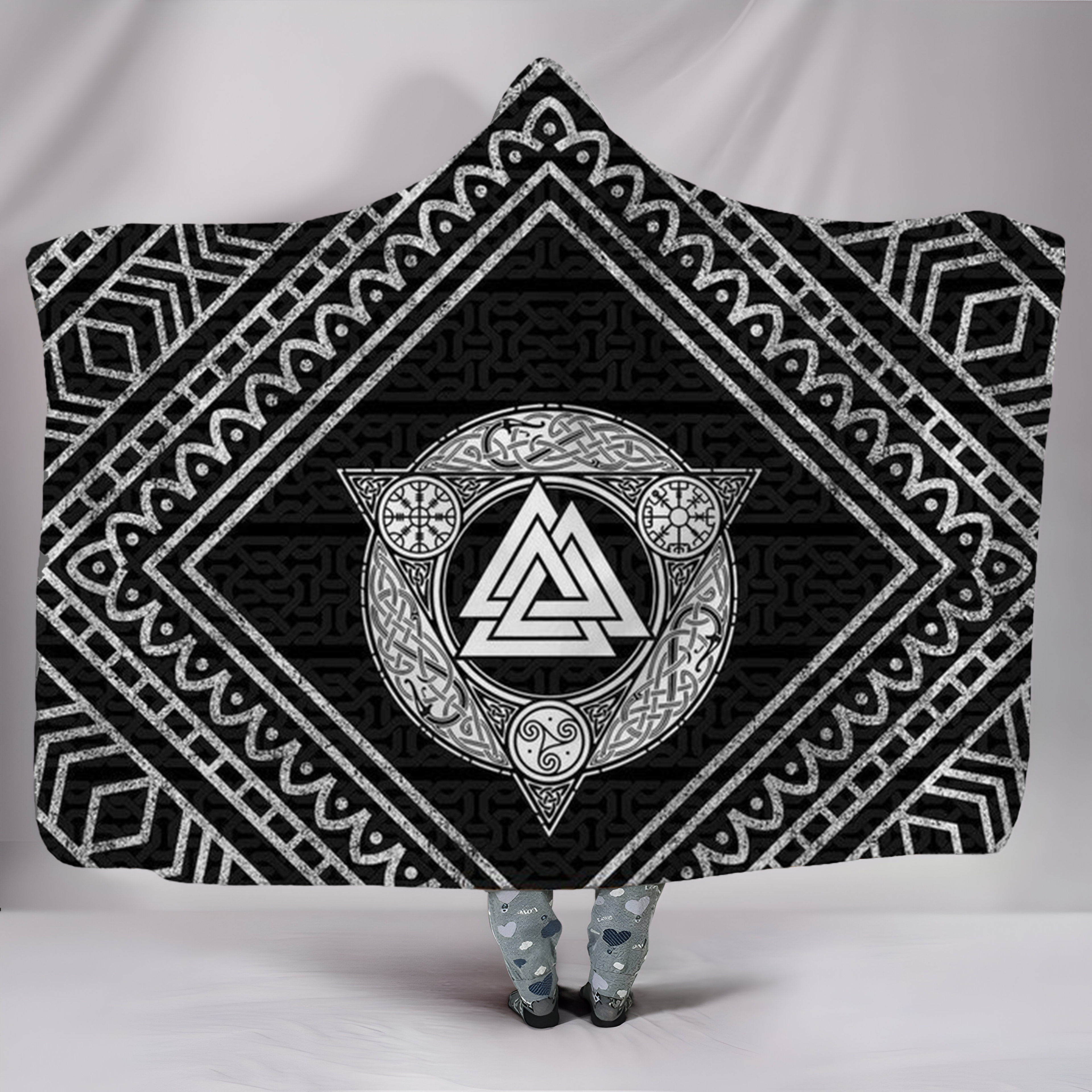 VILKING Hooded Blanket with Norse Valknut Symbol, Soft Warm Fleece Throw, Cozy Viking Inspired Design, Perfect for Winter, Outdoor Use, Home Comfort. BLK32