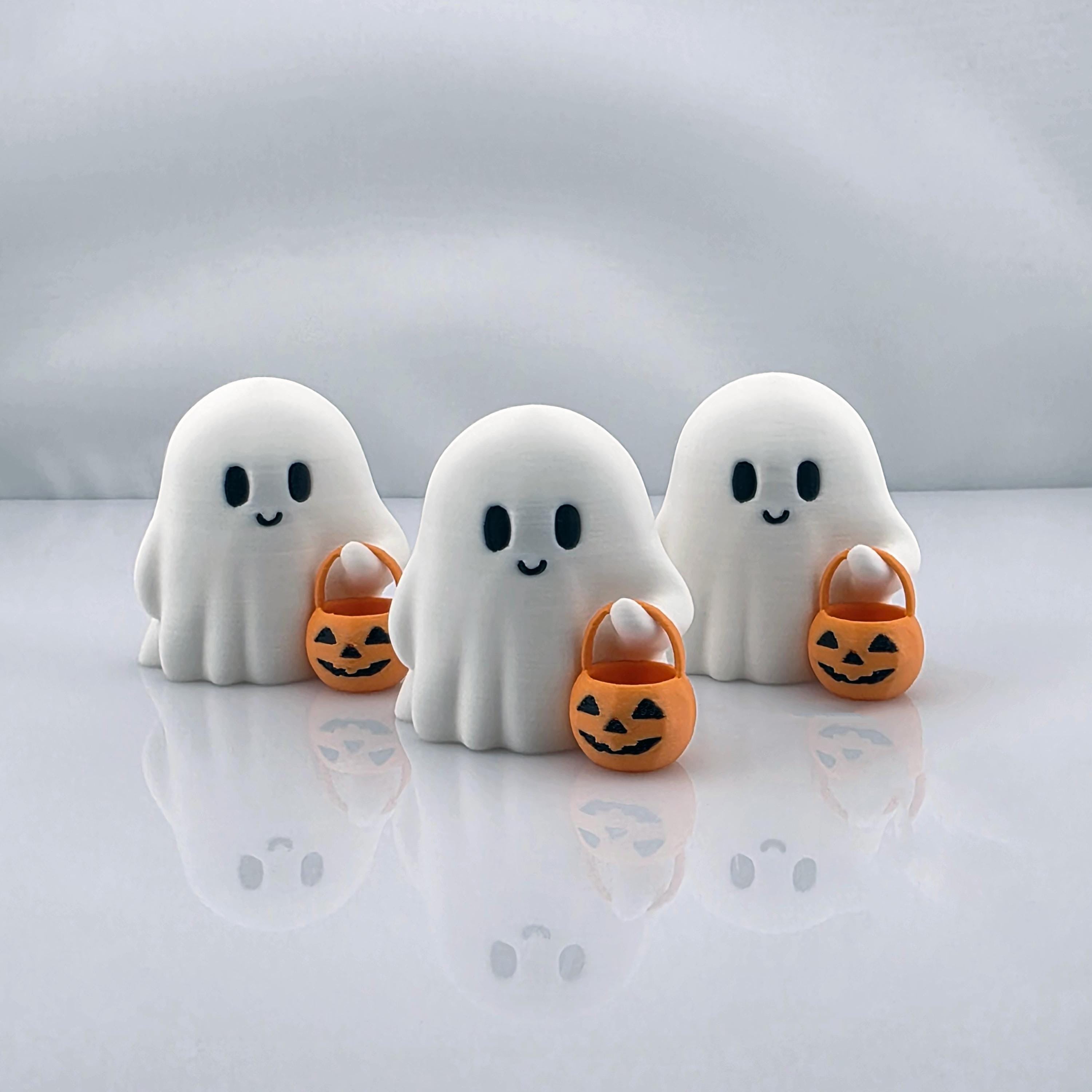 Halloween Ghost Pumpkin Statue, Cute Spooky Halloween Decor, Indoor & Outdoor Halloween Home Decoration, 3D Printed Ghost Ornament