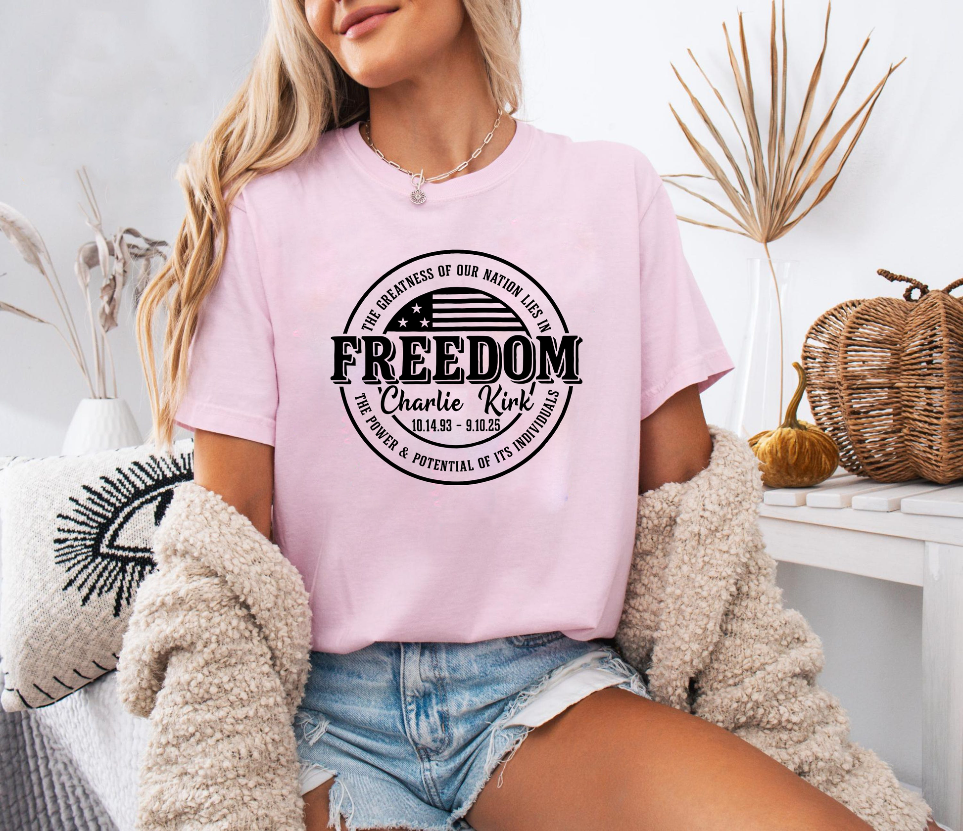 Faith Over Fear Shirt, Christian American Flag Tee, Patriotic Faith Graphic T-Shirt, Religious Inspirational USA Shirt for Believers