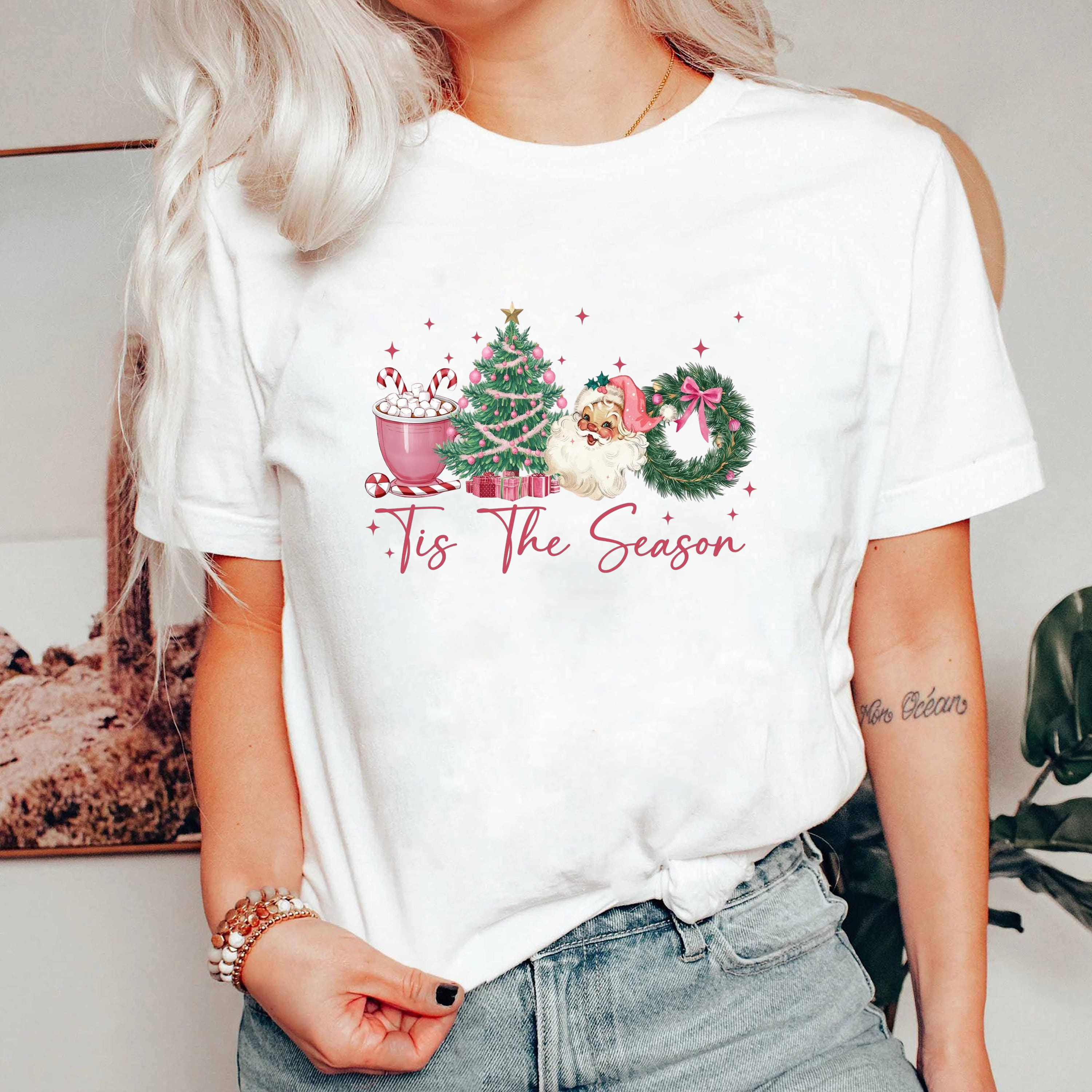 Tis The Season Shirt, Retro Pink Christmas Tee, Santa Tree Wreath Top, Cute Holiday Outfit, Festive Party Gift, Vintage Xmas Style
