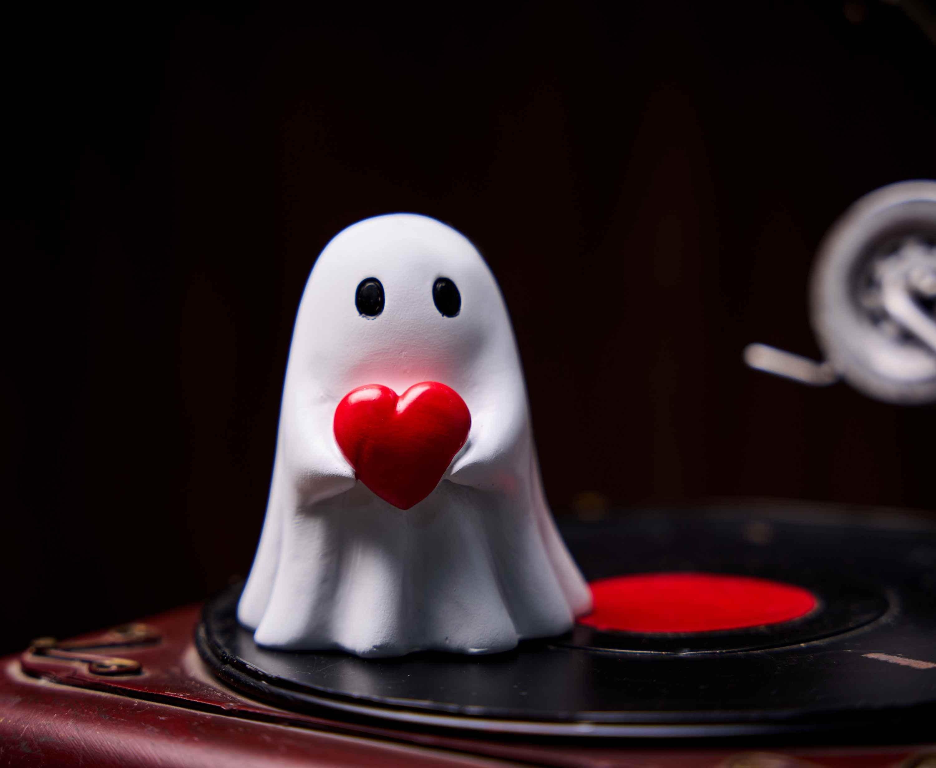 Funny Halloween Ghost Statue, Middle Finger Ghost Decoration, Cute Spooky Halloween Decor, Indoor Halloween Fireplace Ornament, Halloween Home Decoration