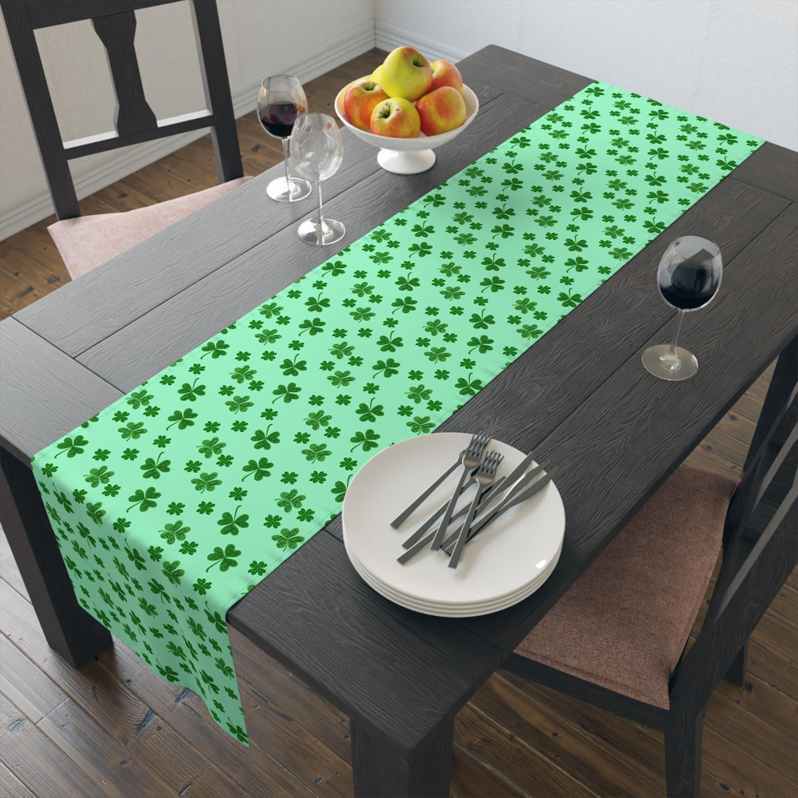 St. Patrick’s Day Shamrock Table Runner – Green Clover Dining Table Decor